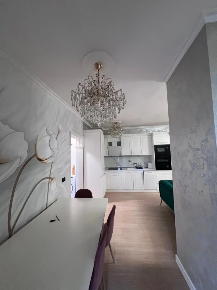 Tirane, jepet me qera apartament 2+1+Ballkon , 100 m² 690 € (Don Bosko)