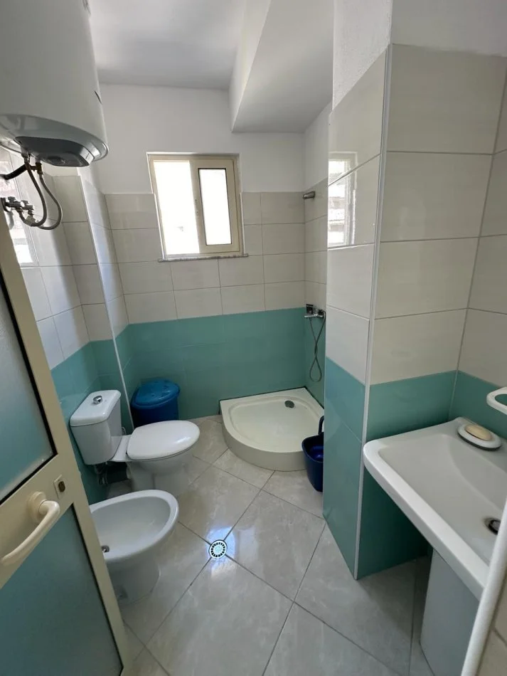 Durres, shitet apartament 2+1 Kati 4, 80 m² 150.000 € (RROTA KUQE PLAZH!)