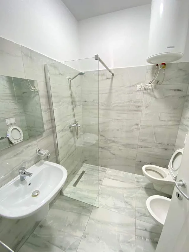 Tirane, jepet me qera 2+1+BLK Kati 8, 75 m² 600 Euro (Astir, Tiranë)