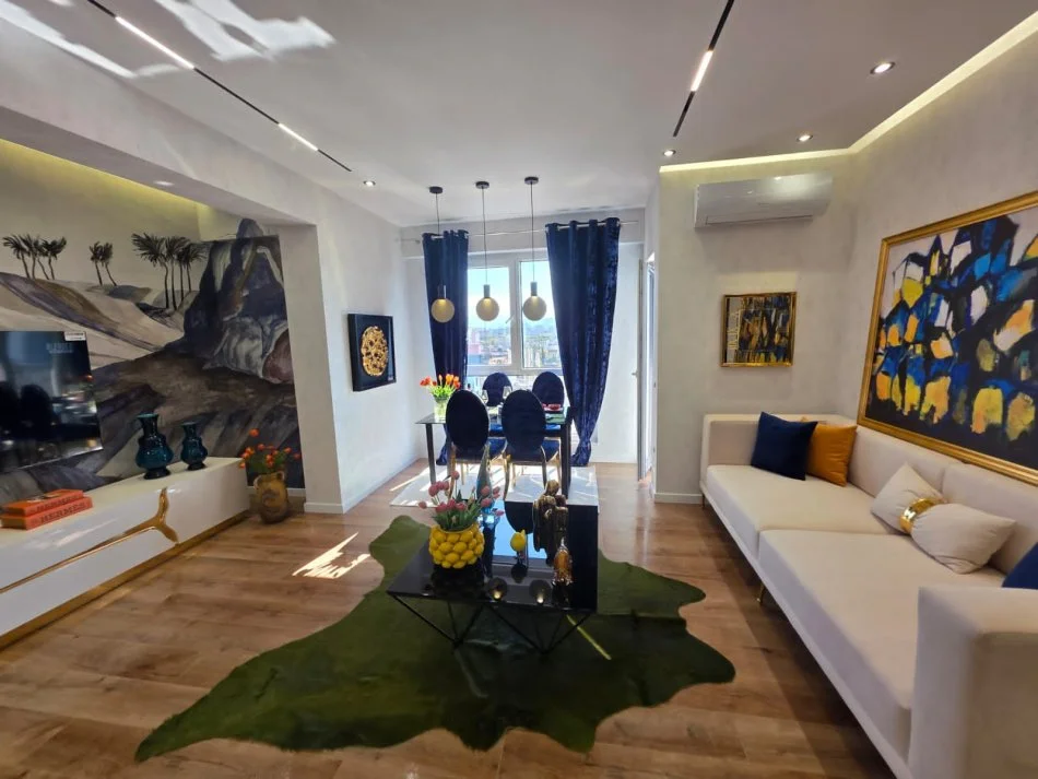 Tirane, shitet apartament 2+1 Kati 5, 90 m² (21 Dhjetori)