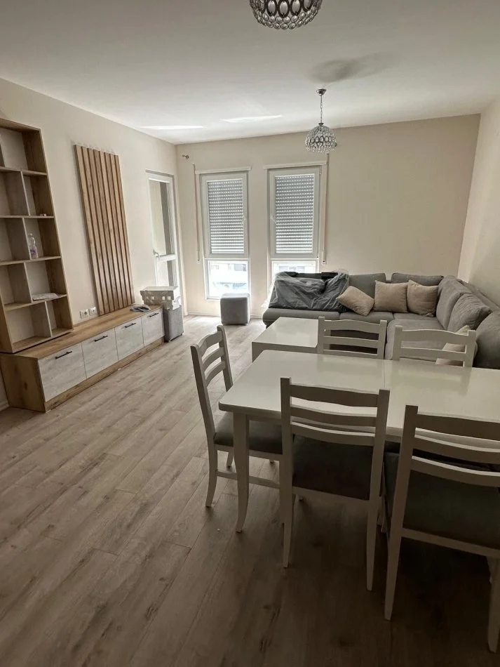 Tirane, jepet me qera apartament 2+1 Kati 2, 100 m² 600 € (5 Maj Concord Center prane Mjeksis)