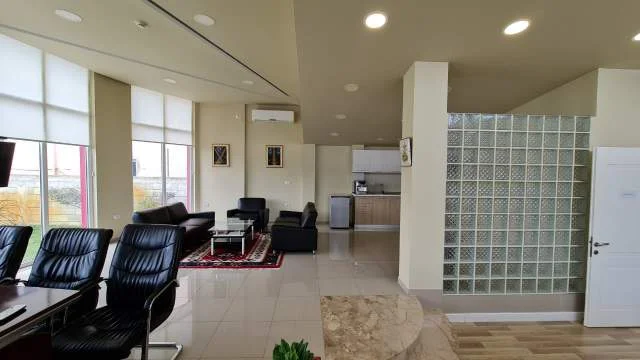 Tirane, shes magazine Kati 0, 4.500 m² (Autostrada Tirane Durres)