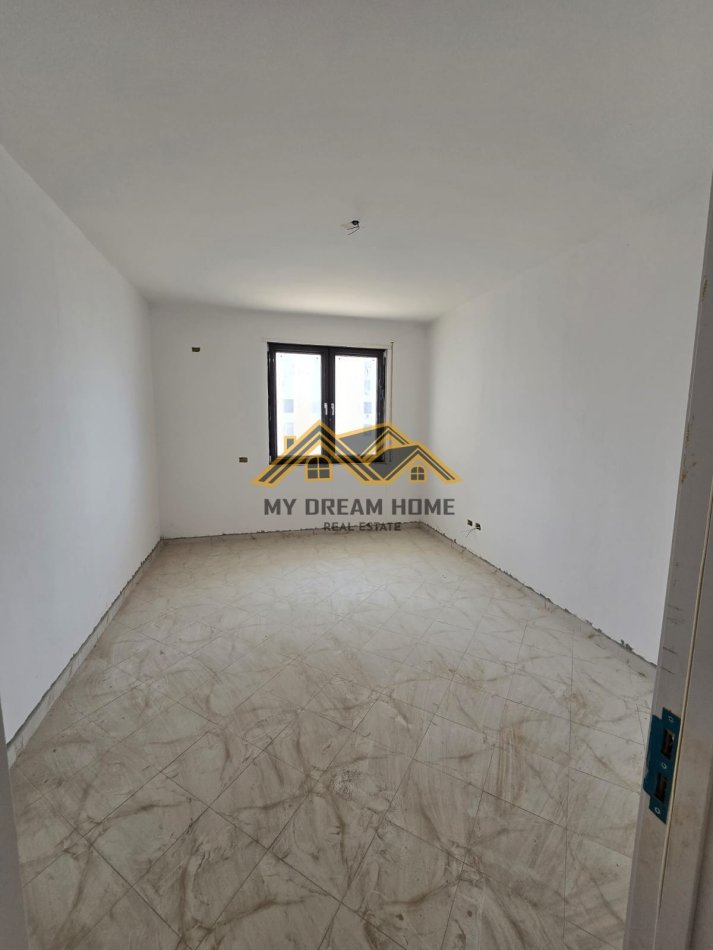 Durres, shitet apartament 2+1 Kati 6, 118 m² 240.000 € (Vollga)