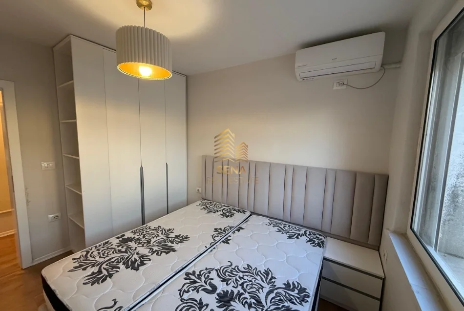 Tirane, jepet me qera apartament 1+1 Kati 4, 55 m² 430 € (Kryqezimi i 5 Majit ,rruga Ferit Xhajko)