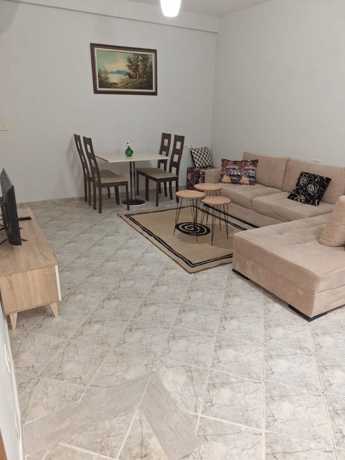 Tirane, jepet me qera apartament 1+1 Kati 3, 65 m² 350 € (Ali Shefqeti)