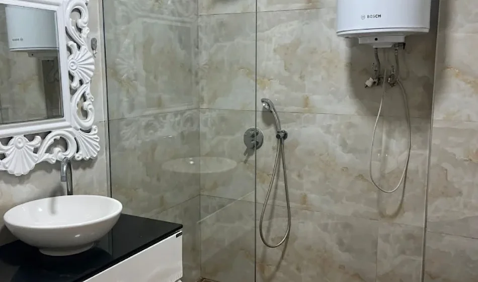 Tirane, jepet me qera apartament 3+1 Kati 0, 120 m² 600 € 