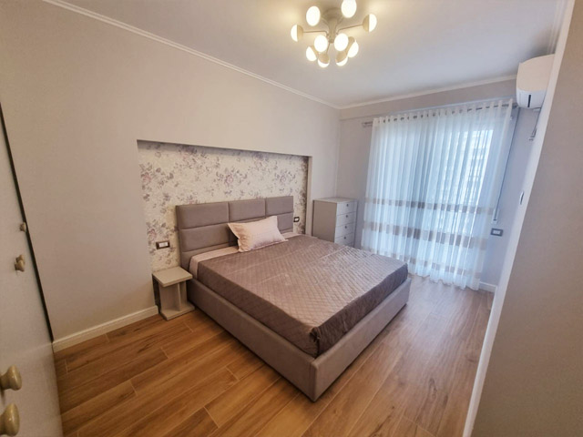 Vlore, jepet me qera apartament 2+1+BLK Kati 8, 125 m² 550 Euro