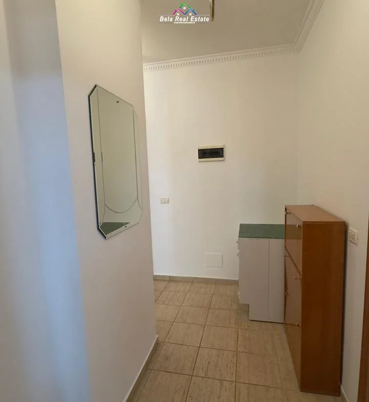 Tirane, jepet me qera apartament 1+1 Kati 3, 70 m² 700 € (Qender)