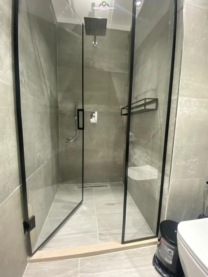 Tirane, jepet me qera apartament 1+1 Kati 6, 70 m² 450 € (Rruga Don Bosko)