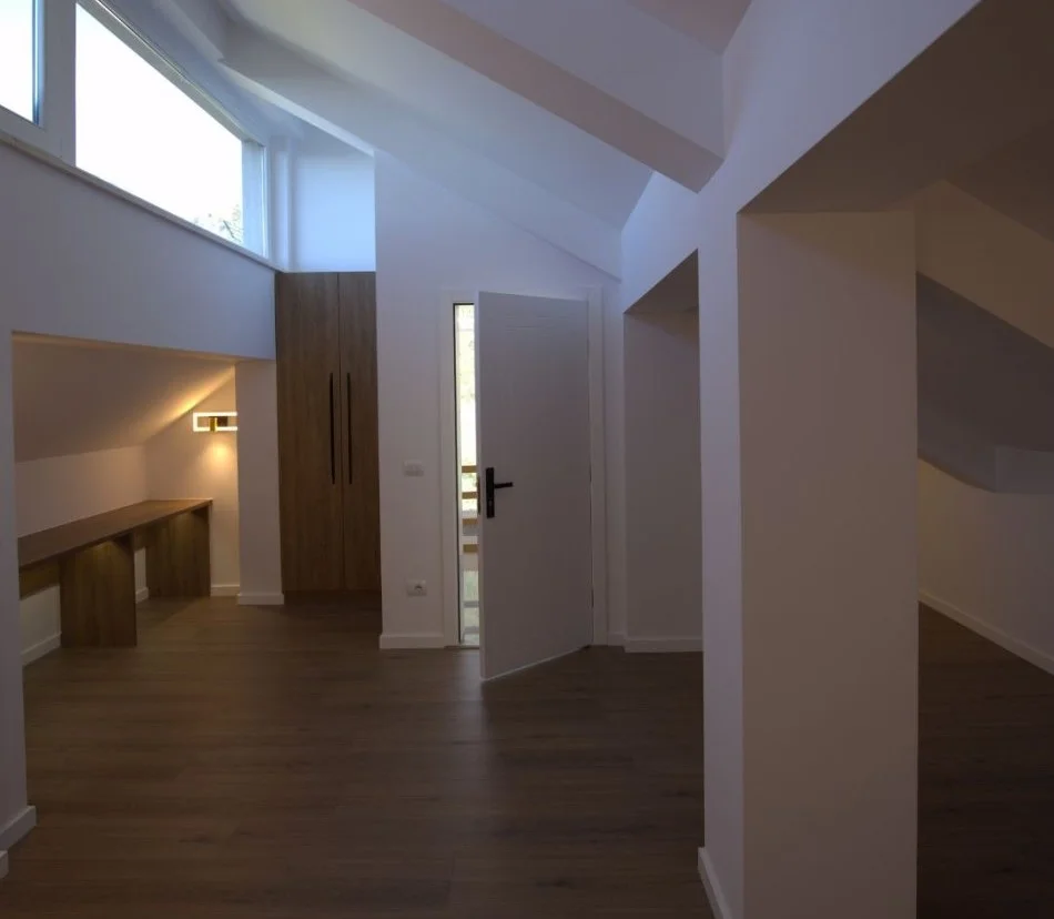 Tirane, jepet me qera apartament 3 Katshe Kati 4, 1.400 m² 3.000 €