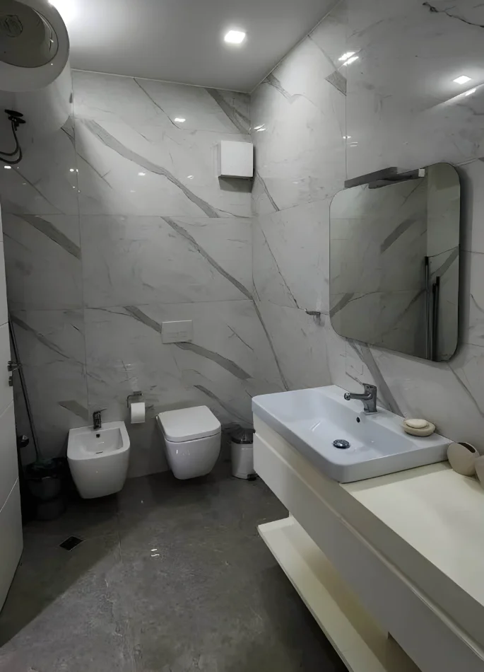 Tirane, jepet me qera apartament 1+1+Ballkon Kati 3, 78 m² 850 € (Rruga Islam Alla)