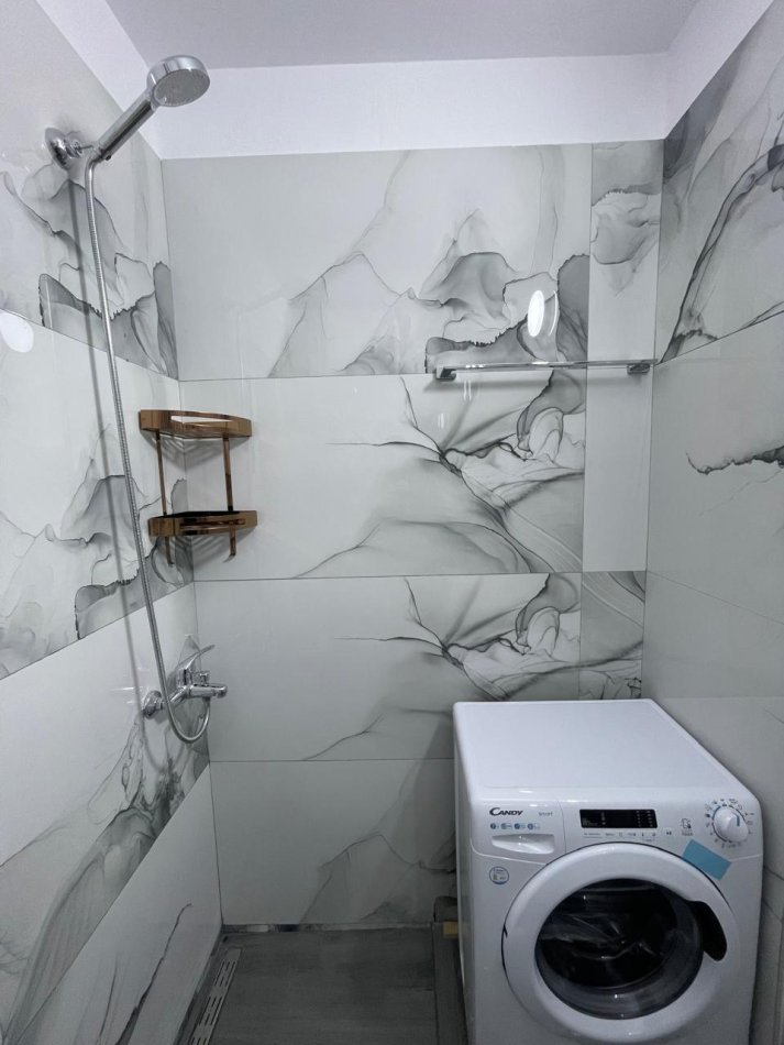Tirane, jepet me qera apartament 1+1+Ballkon Kati 1, 65 m² 700 € (rruga e durresit)