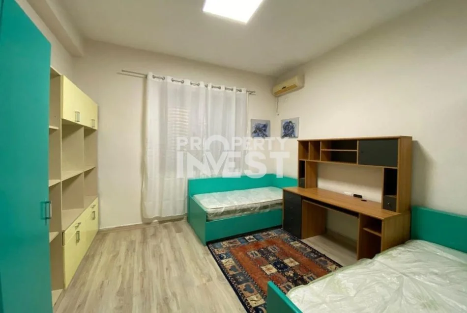 Tirane, jepet me qera apartament 1+1+Aneks+Ballkon Kati 2, 65 m² 500 € (Vilat Gjermane)