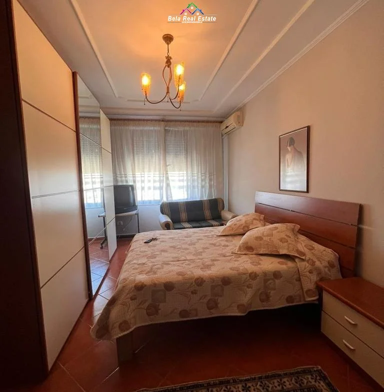 Tirane, jepet me qera apartament 2+1 Kati 10, 110 m² 739 € (muhamed gjollesha)