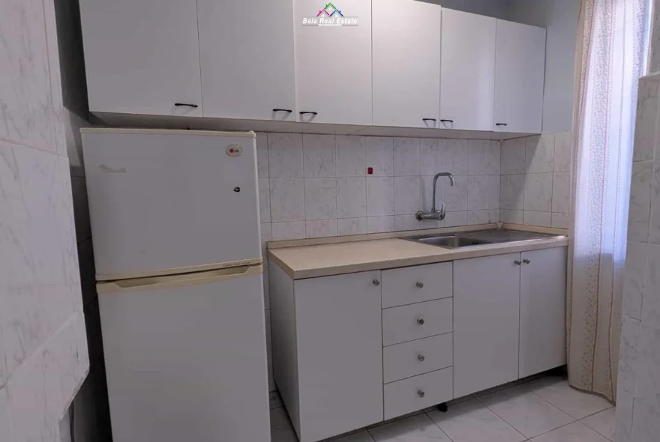 Tirane, jepet me qera apartament 2+1 Kati 1, 90 m² 500 € (ali demi)
