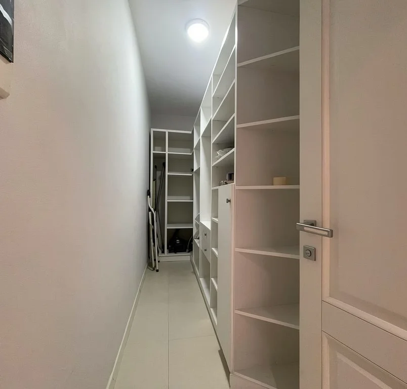 Tirane, jepet me qera apartament 3+1 , 180 m² 2.500 € 