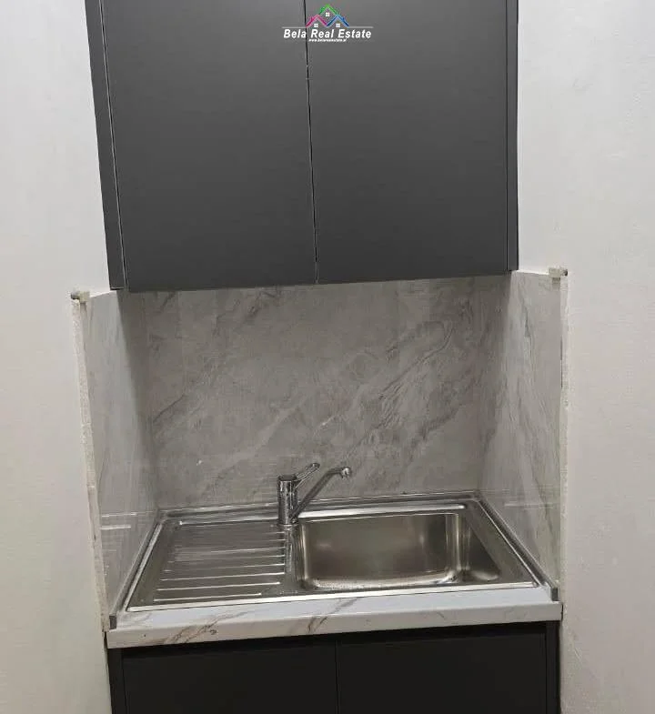 Tirane, jepet me qera apartament 2+1 Kati 3, 70 m² 575 € (rruga e dibres)