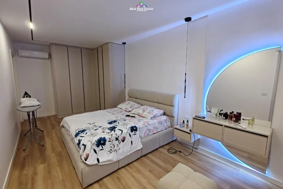 Tirane, shes apartament 2+1 Kati 8, 96 m² 145.000 € (univers city)
