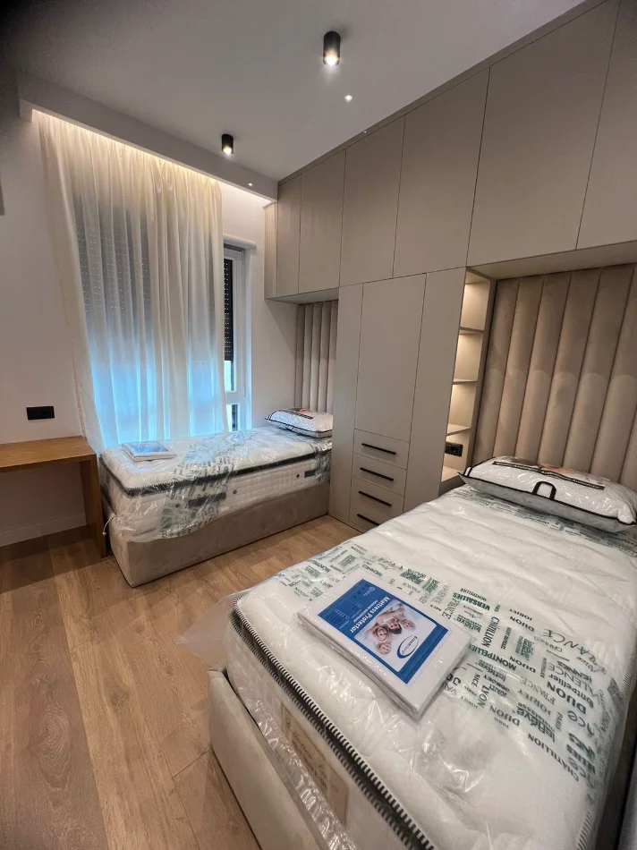 Tirane, jepet me qera apartament 2+1 Kati 1, 87 m² 1.000 € (xhanfize keko)