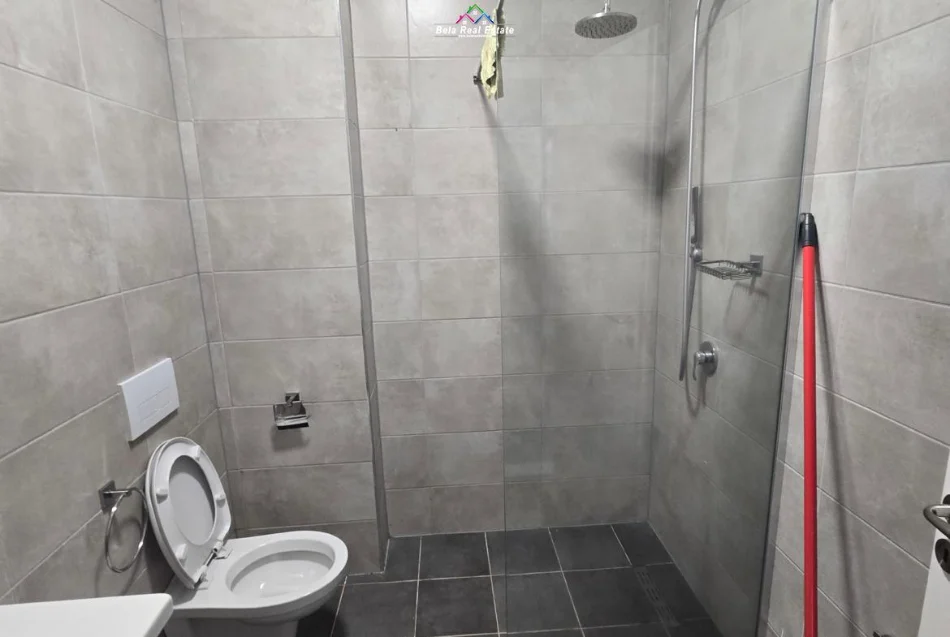 Tirane, shitet apartament 1+1+Ballkon Kati 3, 74 m² 139.000 € (fresku)
