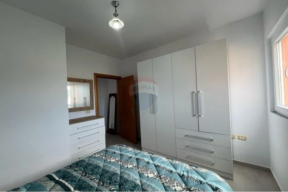Tirane, jepet me qera 1+1+Aneks+Ballkon Kati 3, 60 m² 600 € (Bulevardi Gjergj Fishta)