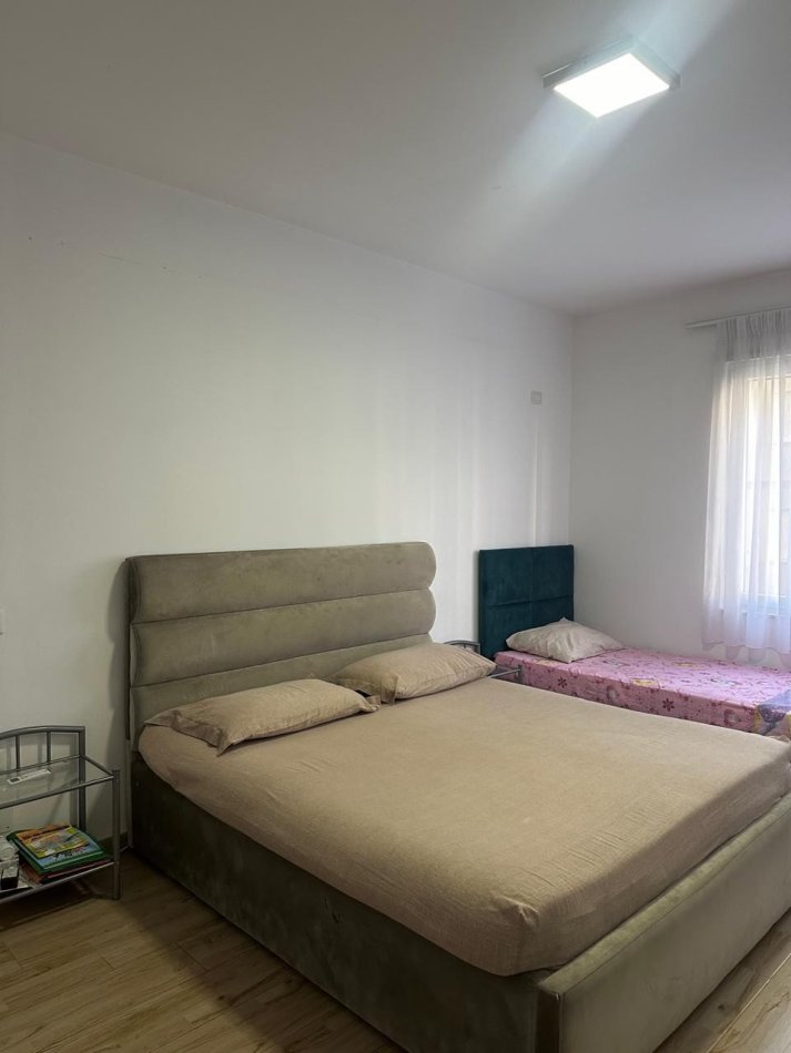Shqiperi, jepet me qera apartament 1+1+Ballkon Kati 1, 790 m² 550 € (5 maji)