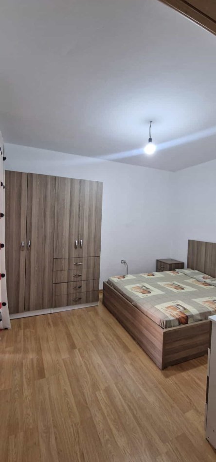 Tirane, jepet me qera apartament 1+1 Kati 7, 67 m² 450 € (Rruga Tom Plezha)