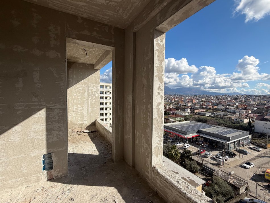 Tirane, shitet apartament 1+1+Ballkon Kati 8, 67 m² 53.700 € (Rrethi Ullirit, Kamez)