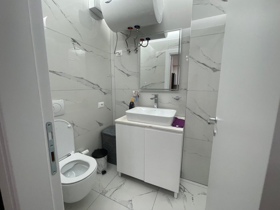 Tirane, shitet apartament 1+1+Ballkon Kati 1, 58 m² 110.000 € (Kompleksi Tom Doshi)