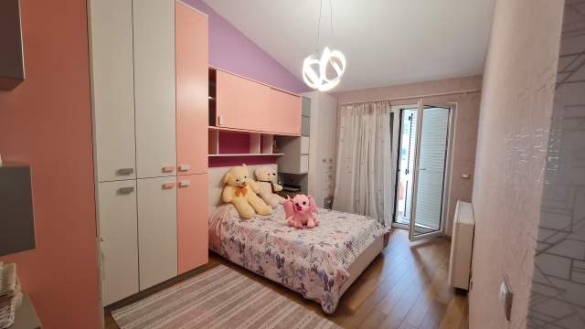 Tirane, jepet me qera apartament 3+1+A+BLK Kati 3, 180 m² 1.500 Euro (Rezidenca Kodra e Diellit)