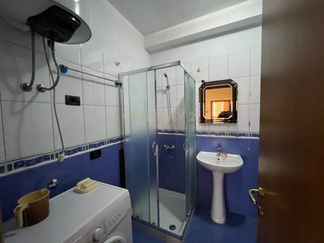 Tirane, jepet me qera apartament 2+1 Kati 11, 82 m² 620 Euro (Gjimnazi Petro Nini Luarasi)