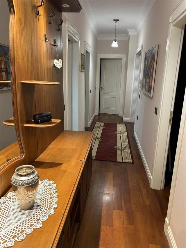 Tirane, jepet me qera apartament 4+1+A+BLK Kati 2, 130 m² 850 Euro