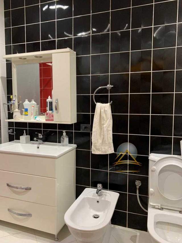 Tirane, jepet me qera apartament 2+1 Kati 2, 450 Euro (Kodra e Diellit)