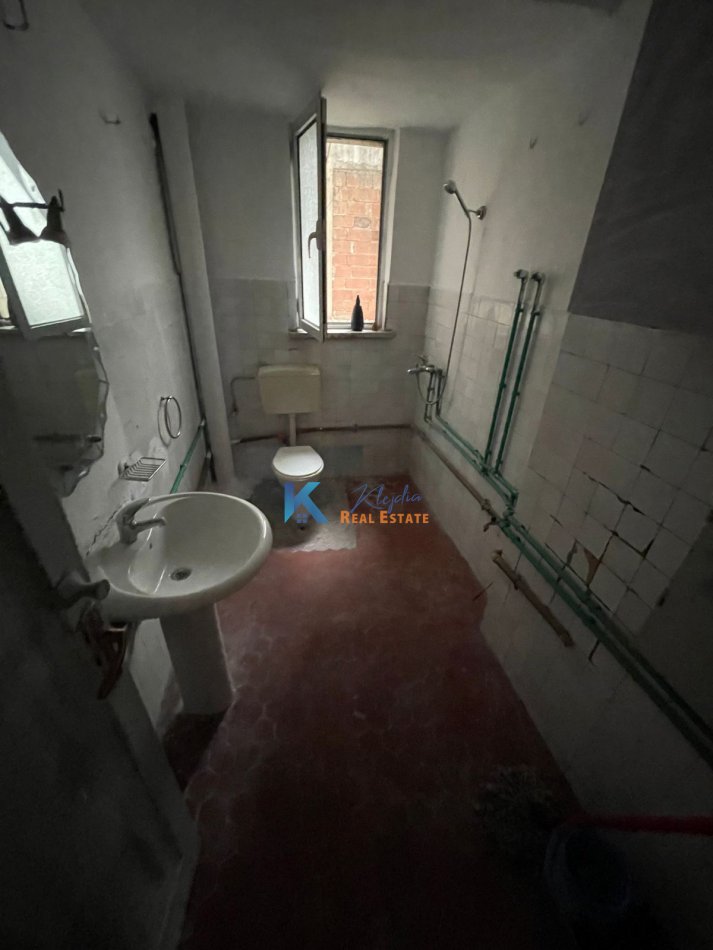 Tirane, shitet apartament 2+1 Kati 3, 66 m² 120.000 € (afer Pazarit te Ri, Rruga Hoxha Tahsim)