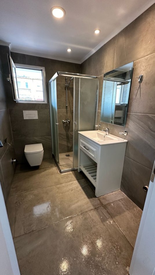 Tirane, shitet apartament 2+1+Ballkon Kati 4, 75 m² 148.000 € (Ish Parku i Autobuzave)