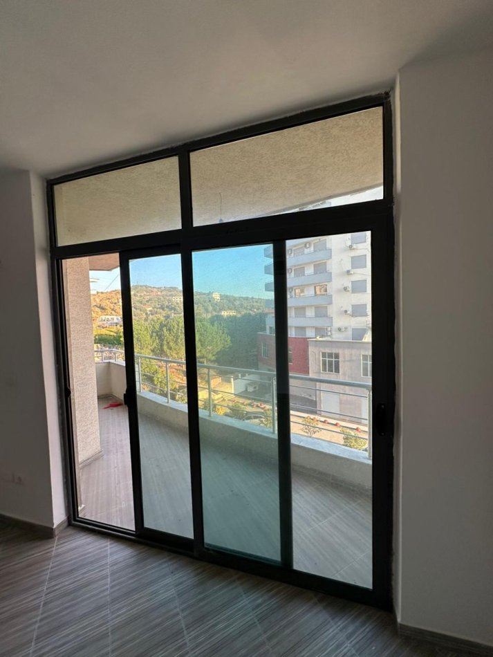 Durres, shes apartament 2+1+Ballkon Kati 2, 98 m² 83.000 € (Mali Robit)