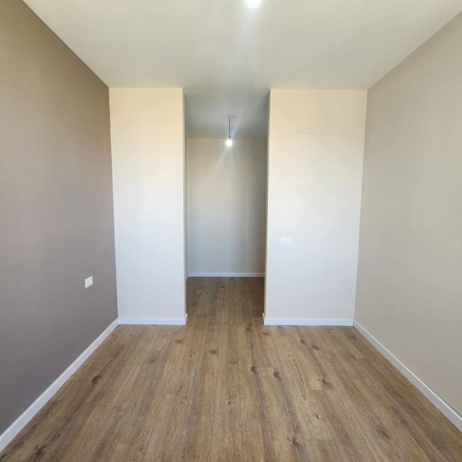 Tirane, jepet me qera apartament 1+1+Ballkon Kati 7, 65 m² 450 € (River Residence-Orion Construction)