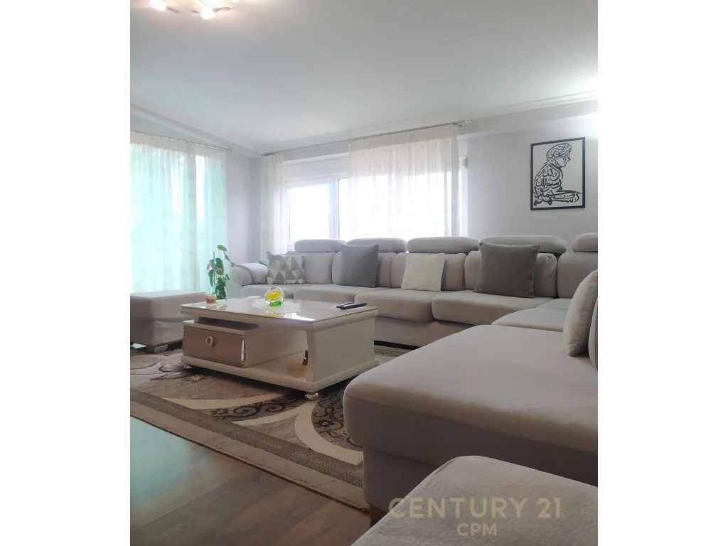 SHITET Apartament Luxurious 3+1 te Kompleksi Colombo 2