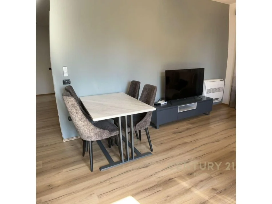 JEPET ME QIRA APARTAMENT 2+1 PRANE QENDRES !