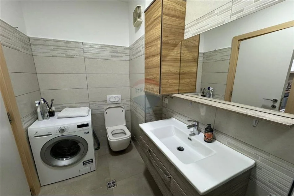Jepet me qira apartament 1+1 te Kodra e Diellit 2