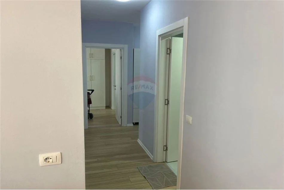 Tirane, jepet me qera apartament 2+1 Kati 7, 95 m² 700 € (Kompleksi Fiori di Bosco - Don Bosko)