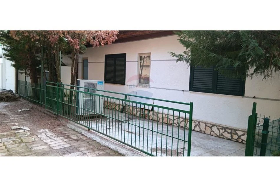 Durres, shitet Vile 2 Katshe , 237 m² 320.000 € (FSHATI TURISTIK QERRET)
