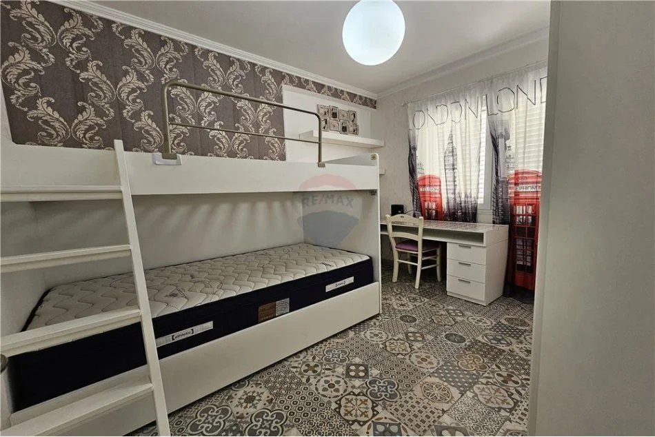 Tirane, shitet apartament 2+1 , 73 m² 180.000 € (Rruga Asim Vokshi - Stacioni i Trenit)