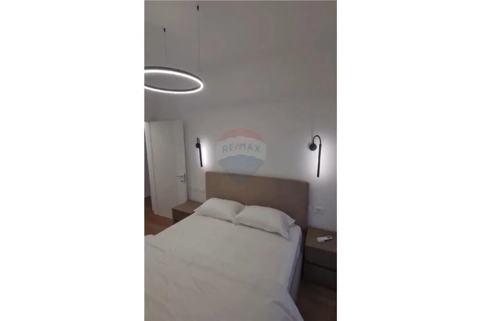 Tirane, jepet me qera apartament 1+1 Kati 7, 65 m² 1.000 € (Tirana Garden Building - Rruga e Kavajës)