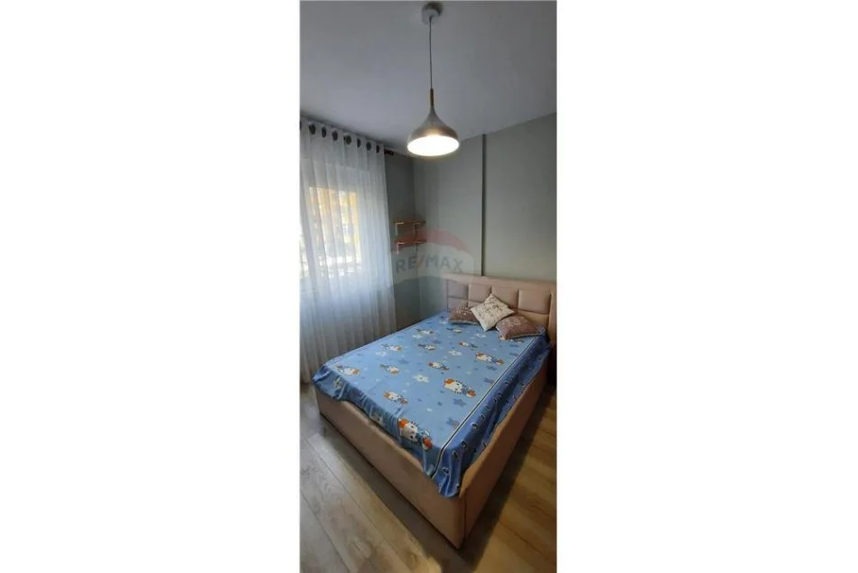 Tirane, jepet me qera apartament 3+1 Kati 3, 113 m² 900 € (Rruga Prokop Mima - Komuna e Parisit)