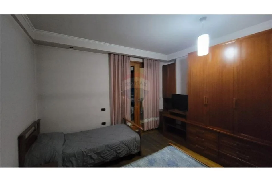 Tirane, jepet me qera apartament 3+1 , 160 m² 1.500 € (Stadiumi Air Albania)