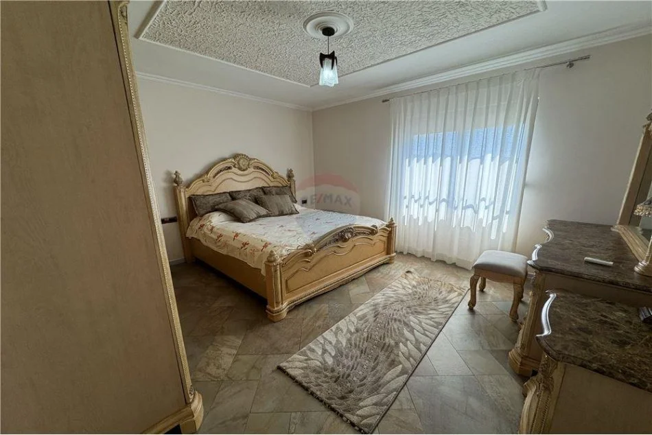 Tirane, jepet me qera apartament 2+1 Kati 8, 125 m² 800 € (Myslym Shyri - Drejtoria e Policisë)