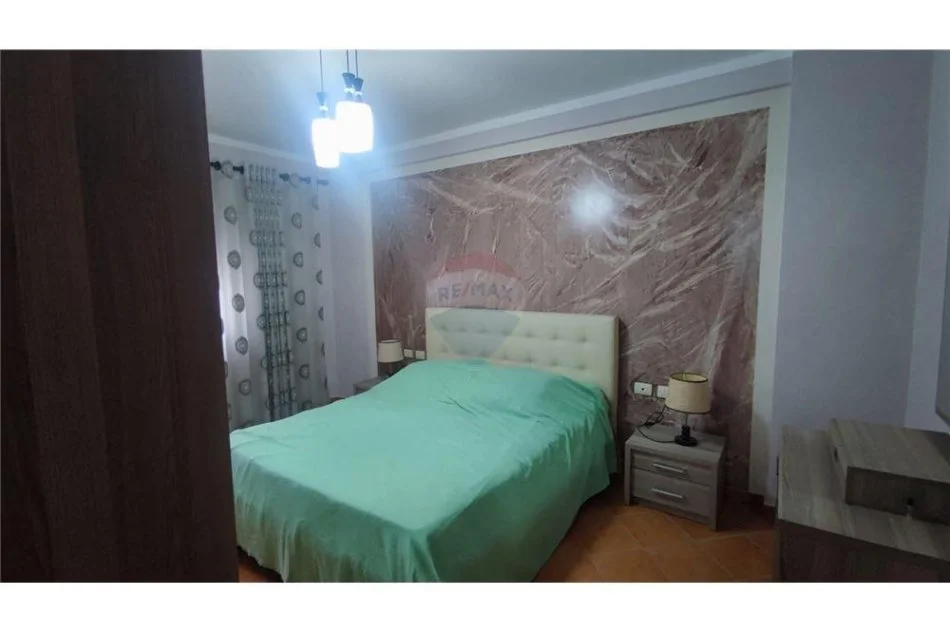Tirane, shitet apartament 2+1 Kati 3, 101 m² 140.000 € (Rruga e Qelqit - Kombinat)