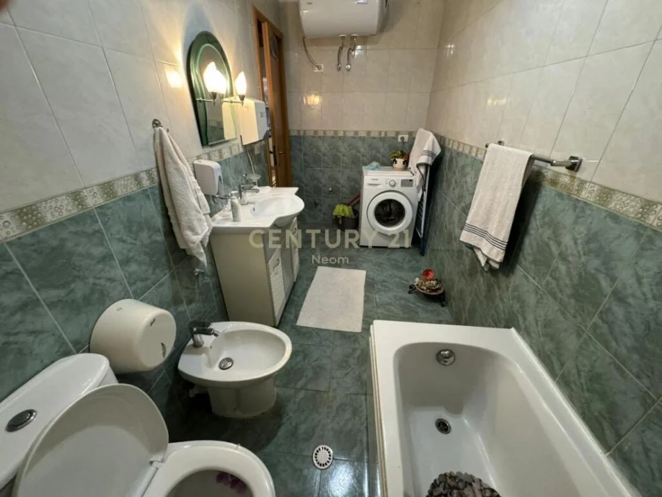 Tirane, shitet apartament 2+1 Kati 0, 85 m² 