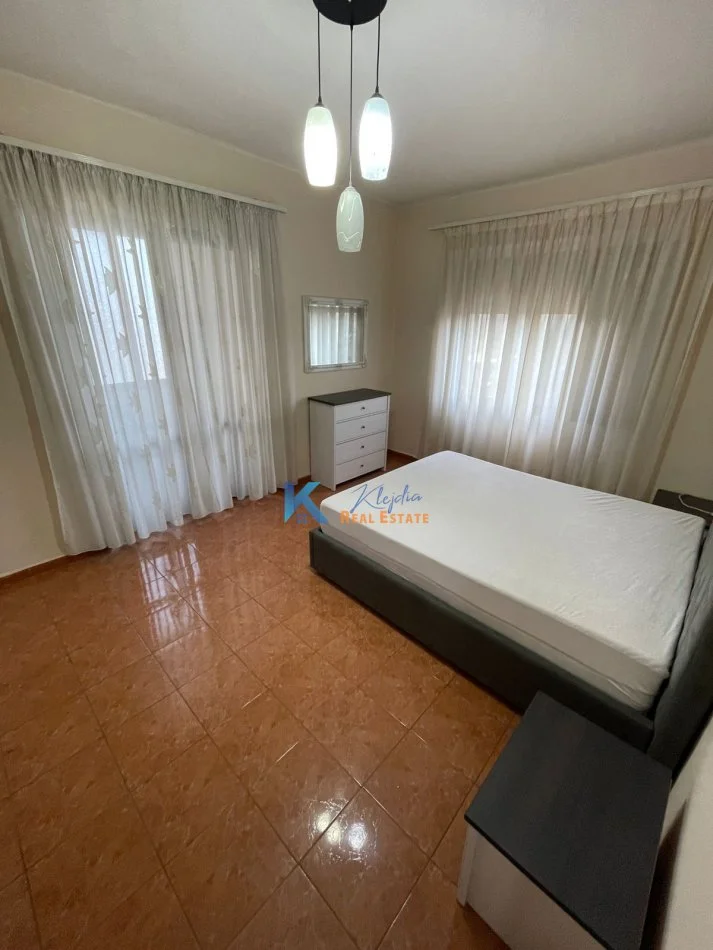 Tirane, jepet me qera apartament 1+1 Kati 3, 70 m² 450 € (Te rrethrrotullimi i Zogut te Zi)